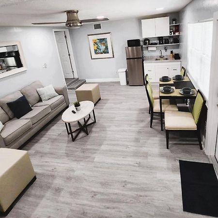 Cheerful Super Suite + 2 Queen + Sofa Bed Minutes From The Airport! Tampa Bagian luar foto