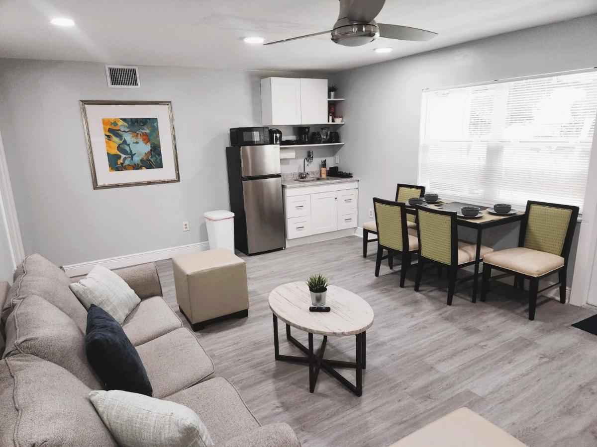 Cheerful Super Suite + 2 Queen + Sofa Bed Minutes From The Airport! Tampa Bagian luar foto